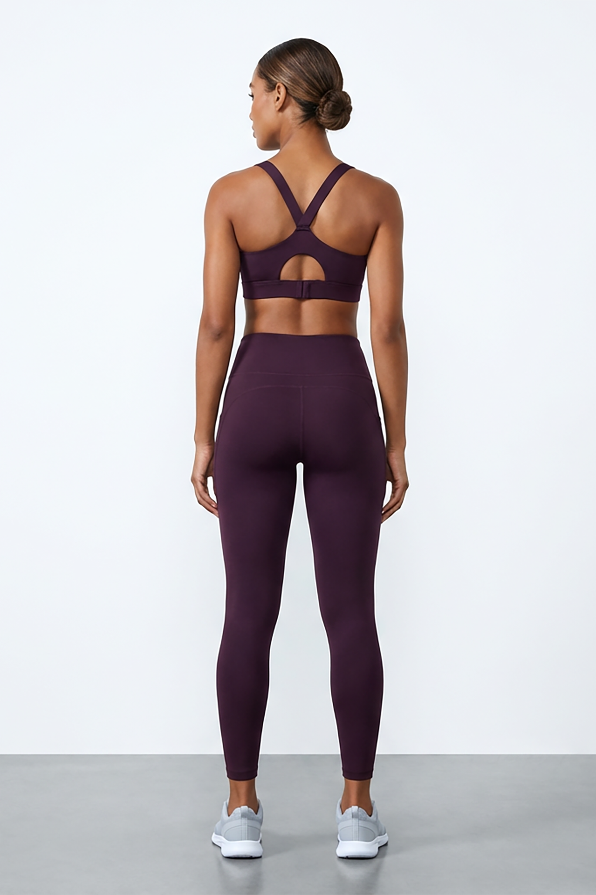 BLS - Eleanor Padded Sports Bra And Tights Set - Burgundy — image 2 — Meeshop Pakistan