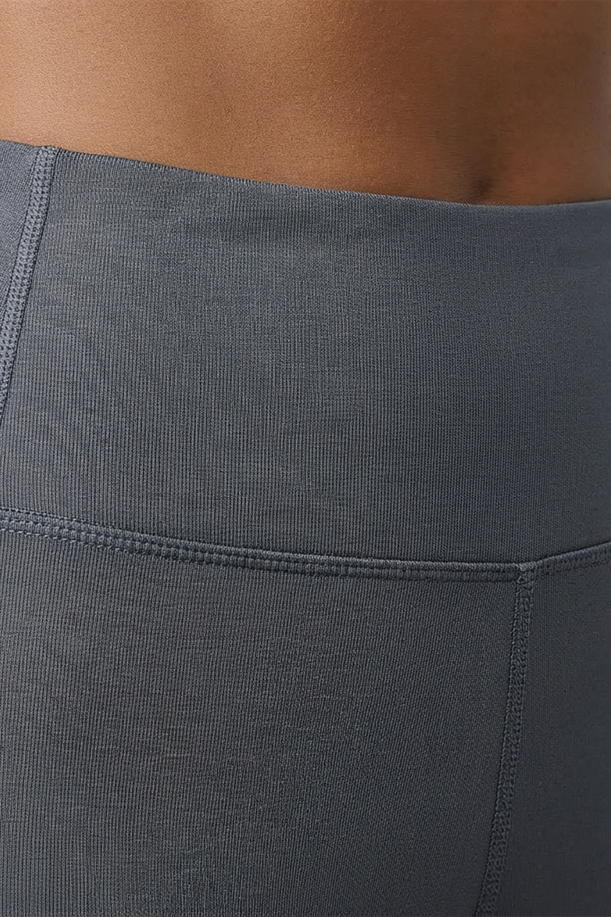 BLS - Eleanor Padded Sports Bra And Tights Set - Grey — image 4 — Meeshop Pakistan
